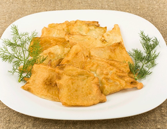 Капустные листья в кляре — необычный гарнир без хлопот из самых доступных ингредиентов