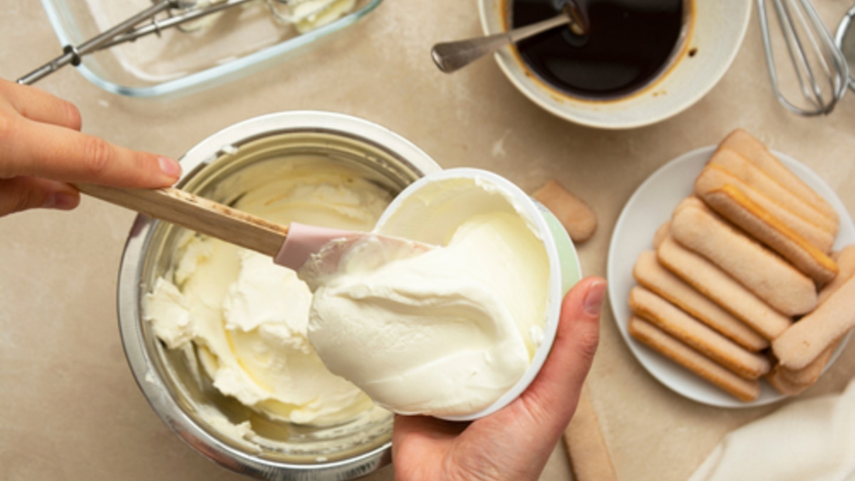 Крем для торта из сливок, кофе и шоколада — шедевр на вашей кухне всего из трех ингредиентов