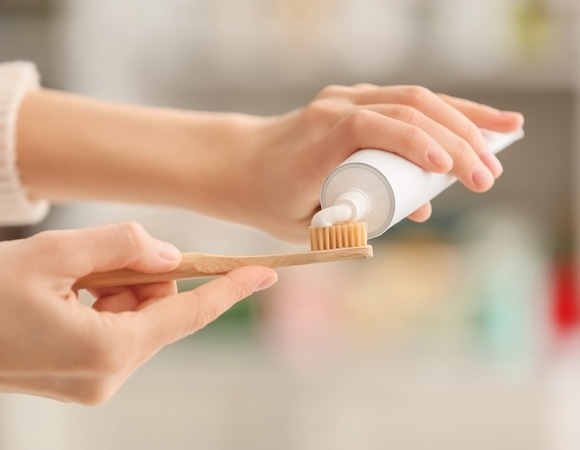 «Подпитывают вредную микрофлору»: стоматолог назвала продукты, после которых придется почистить зубы