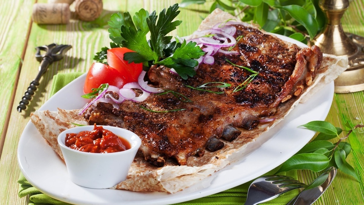 Соус к мясу доктор Мясников готовит сам — и всем рекомендует: рецепт мятного блаженства