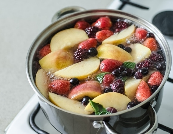 «Больше витаминов»: сколько варить компот, чтобы не уничтожить пользу ягод и сухофруктов? «Больше витаминов»: сколько варить компот, чтобы не уничтожить пользу ягод и сухофруктов?