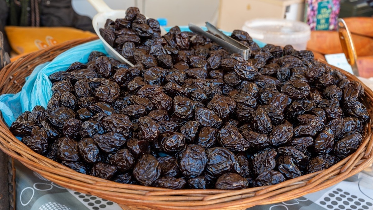 Чернослив необходим при наличии деликатной проблемы — помогает слизистой и микрофлоре кишечника