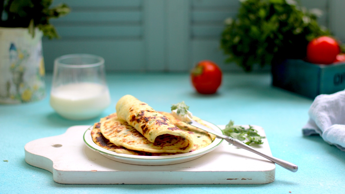 Смешиваем творог, сыр и укроп: лепешки к завтраку за 5 минут готовы!