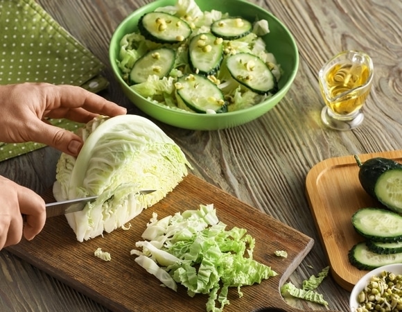 Салат из свежей капусты: простые, вкусные и быстрые рецепты на каждый день