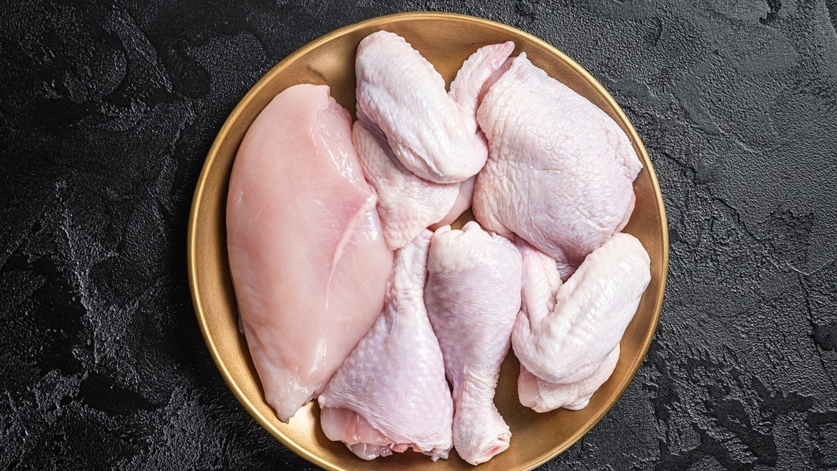 «Портится моментально»: доктор Мясников объяснил, стоит ли мыть курицу перед приготовлением