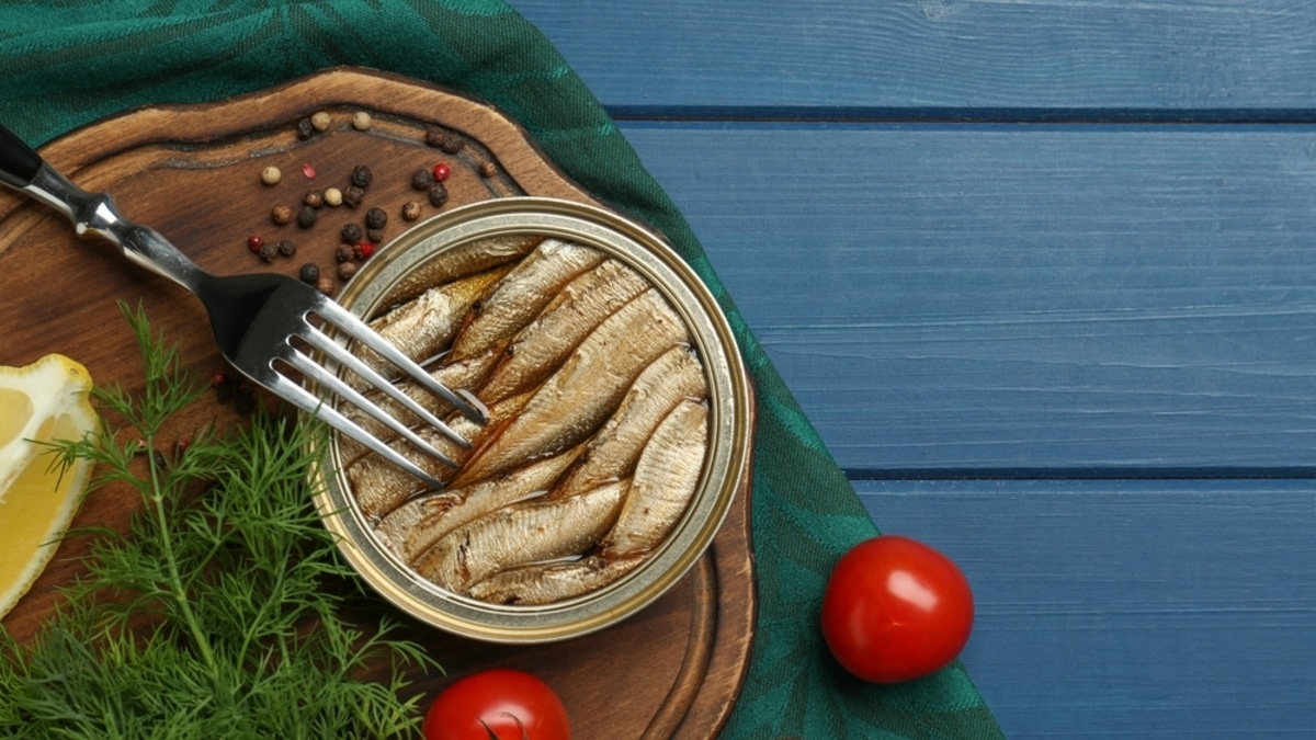 Полный гид по кулинарным шедеврам из шпрот: как разнообразить ваш стол и приготовить что-то особенное, кроме бутербродов Полный гид по кулинарным шедеврам из шпрот: как разнообразить ваш стол и приготовить что-то особенное, кроме бутербродов