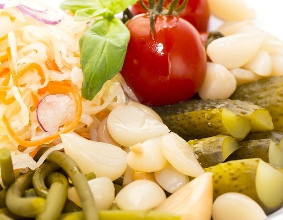 Холим «второй мозг» и забываем о тревоге: как в список антистресс-продуктов попали соленья