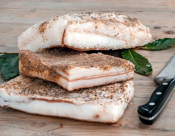 Доктор Мясников признался, что полюбил сало благодаря маме: в продукте есть польза — и немалая