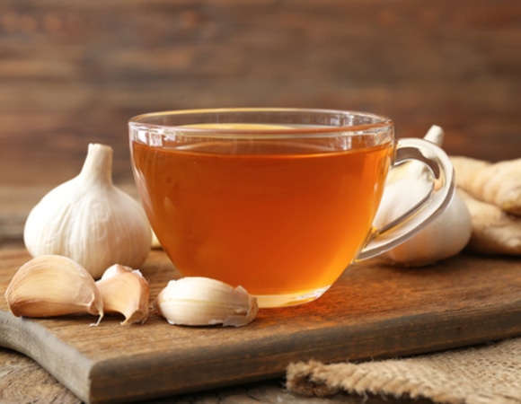 Чесночный чай вместо таблеток: целебный напиток укрепляет иммунитет — идеален в сезон простуд