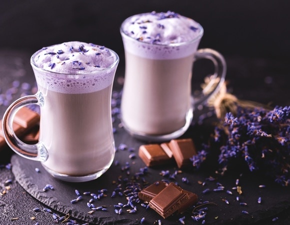 Весенние кофейные напитки — запаситесь лавандой, мятой и кокосовым молоком