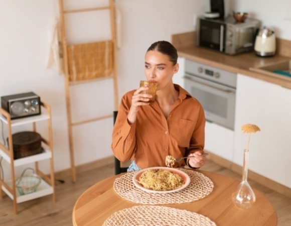 Секреты здорового пищеварения: какие напитки улучшают усвоение пищи