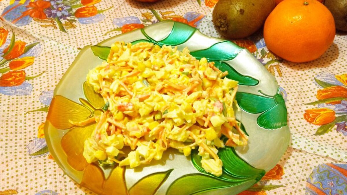 Салат с крабовыми палочками и морковью по-корейски: даже готовить не надо — просто смешать 5 ингредиентов