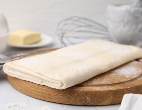 Домашнее слоеное тесто: рецепт, который всегда получается — вкуснее, чем из магазина