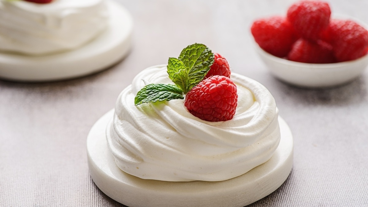 Выглядят одинаково, но по сути разные: чем безе отличается от меренги? Выглядят одинаково, но по сути разные: чем безе отличается от меренги?