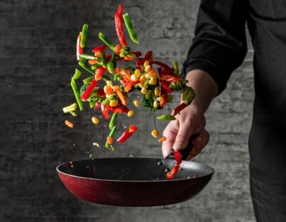 «Получается добавленный вкус»: как аппетитно приготовить овощи, рассказал шеф-повар