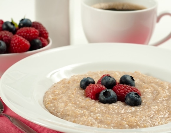 Что съесть на завтрак, чтобы до обеда не хотелось есть? Врач назвала варианты, которые лучше овсянки Что съесть на завтрак, чтобы до обеда не хотелось есть? Врач назвала варианты, которые лучше овсянки