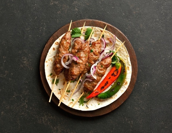 Что сделать из фарша кроме котлет? Чили кон карне, тако и кебабы Что сделать из фарша кроме котлет? Чили кон карне, тако и кебабы