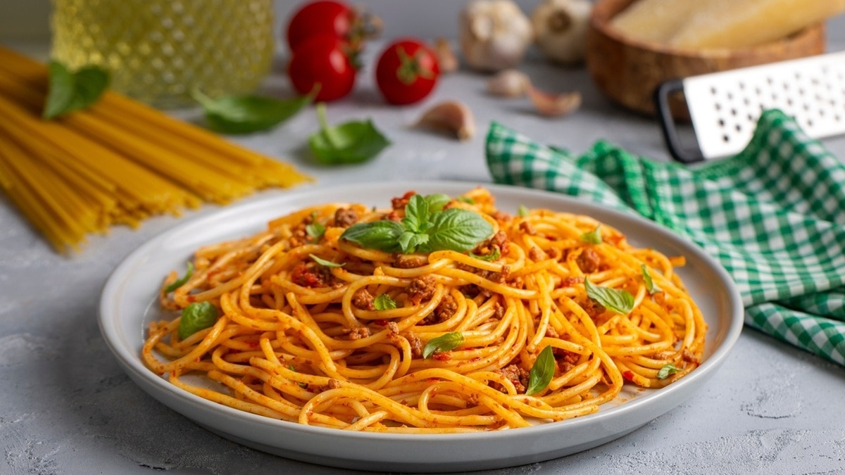 Что можно сделать из макарон и фарша — 3 популярных рецепта для нескучного ужина