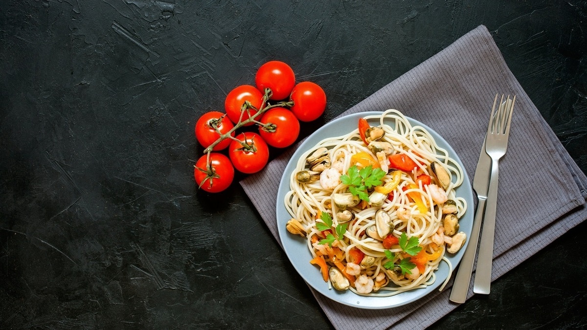 «Источник инфекции»: доктор Мясников объяснил, как превратить еду в лекарство, а не в отраву 