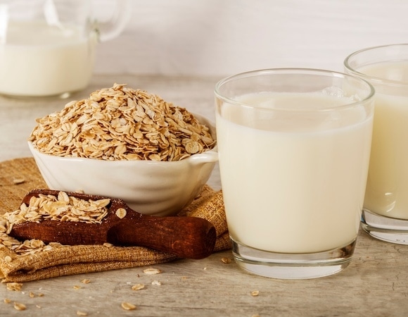 Узнали, чем полезно овсяное молоко: может, навсегда заменить им коровье? 