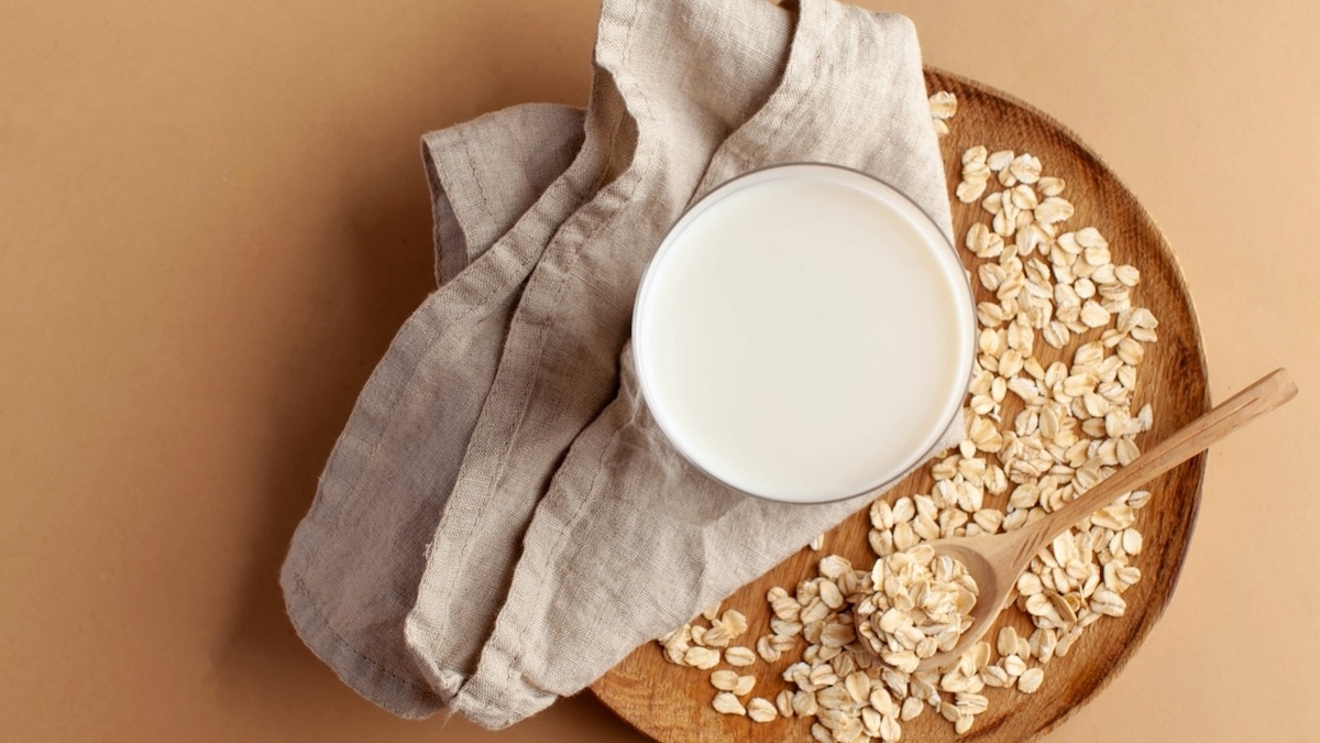 Перечислены главные минусы овсяного молока — вот как пить его без вреда для здоровья 