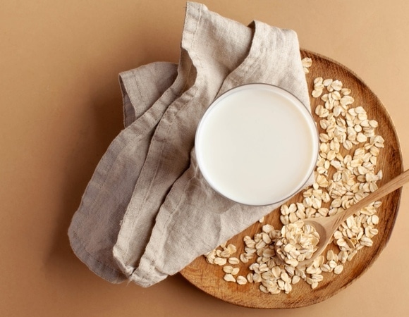 Перечислены главные минусы овсяного молока — вот как пить его без вреда для здоровья 