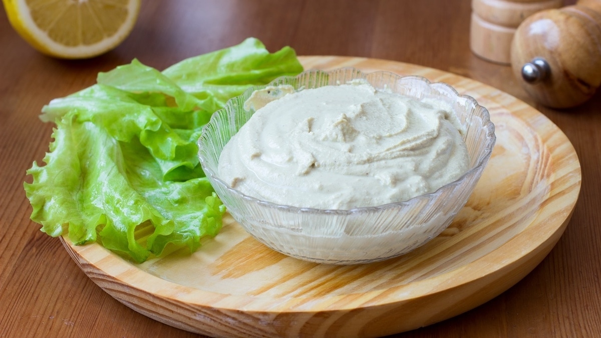 Найден рецепт постного майонеза из самых простых ингредиентов — идеально украсит ваши салаты 