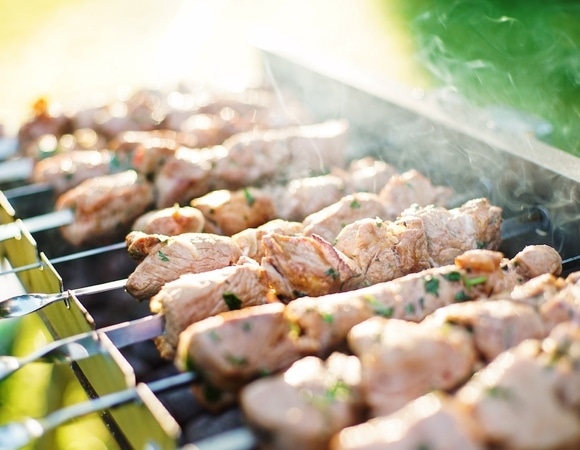 Памятка на начало сезона: врач рассказала, как нельзя готовить и есть шашлыки Памятка на начало сезона: врач рассказала, как нельзя готовить и есть шашлыки