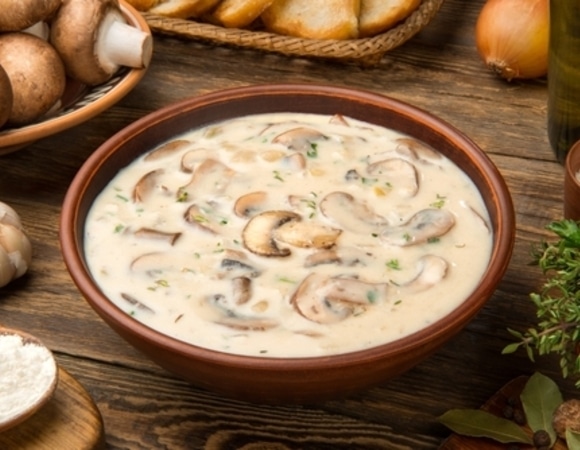 Грибная подлива из шампиньонов: вкусное дополнение к пюре, гречке и не только — на замену мясу Грибная подлива из шампиньонов: вкусное дополнение к пюре, гречке и не только — на замену мясу