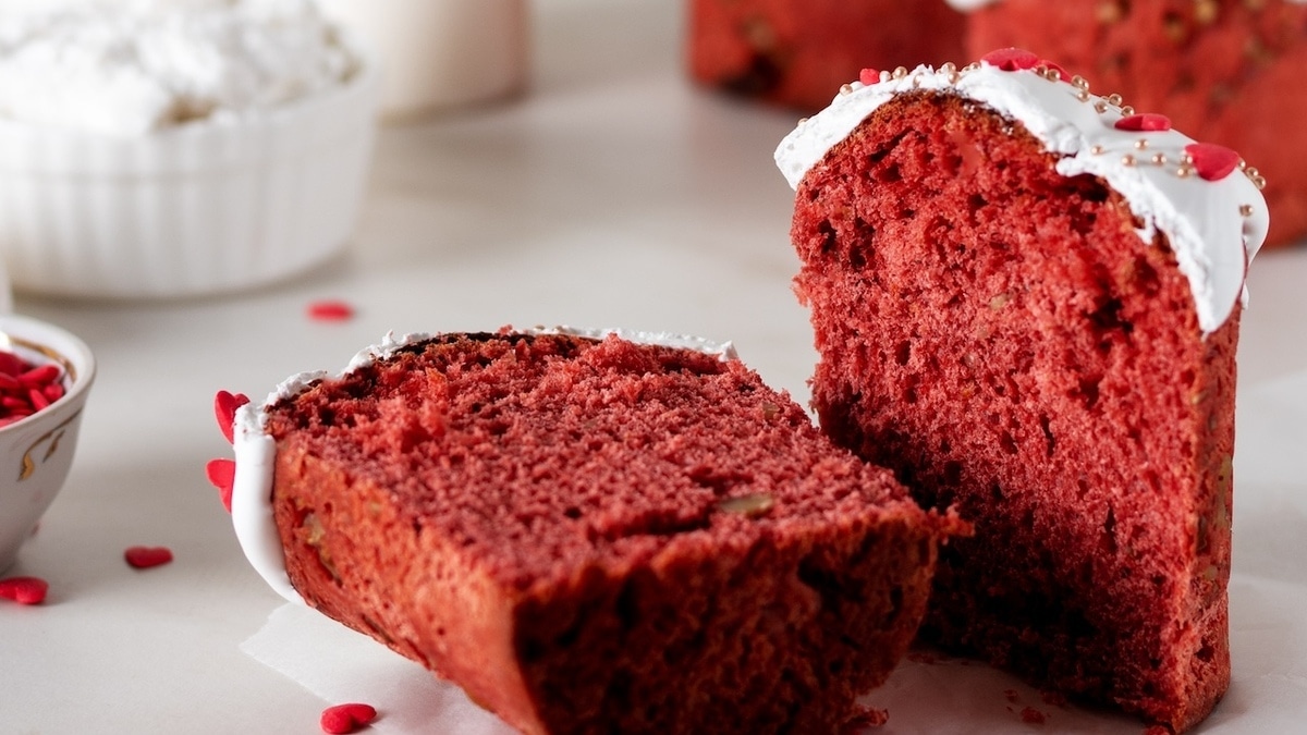 Такой пасхальный десерт затмит все остальные — делимся рецептом кулича в стиле «Красный бархат»