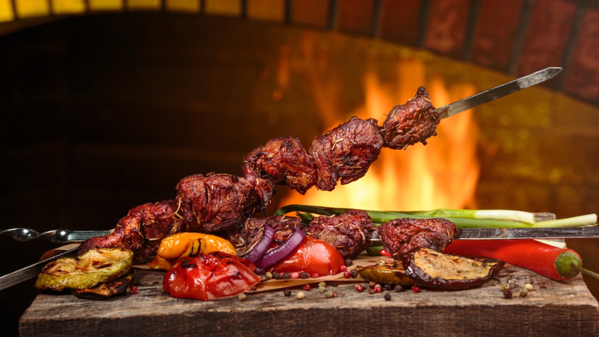 Вертикальный шашлык: эффектная подача и равномерная прожарка Вертикальный шашлык: эффектная подача и равномерная прожарка