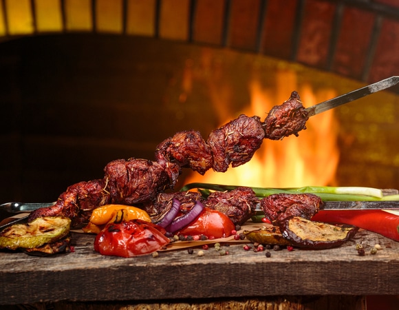 Вертикальный шашлык: эффектная подача и равномерная прожарка