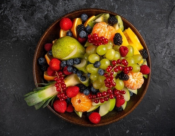 Фруктовая нарезка на праздничный стол — как сделать нетривиальное оформление Фруктовая нарезка на праздничный стол — как сделать нетривиальное оформление