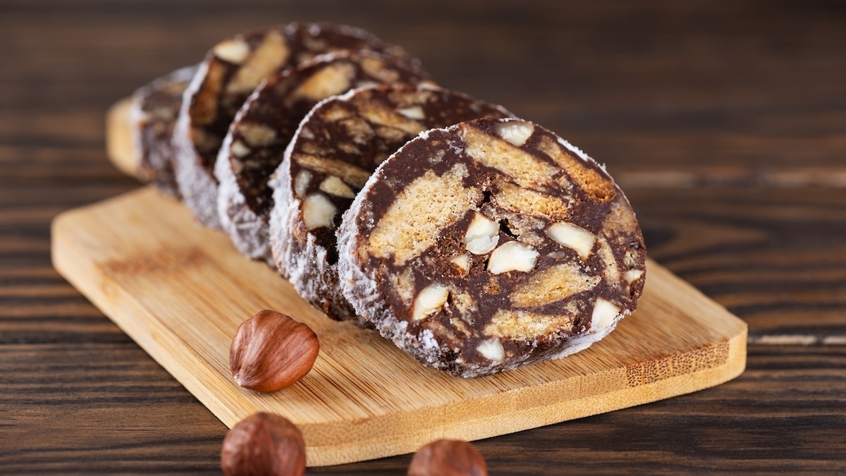 Нашли десерт без выпечки от шеф-повара Джейми Оливера — по вкусу как шоколадная колбаса из детства