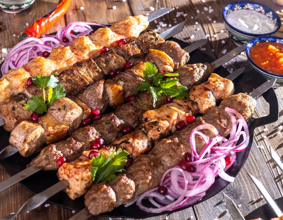 Идеальный шашлык: подборка маринадов для мяса — универсальные, классические, пикантные, экспресс-варианты и для жесткого мяса