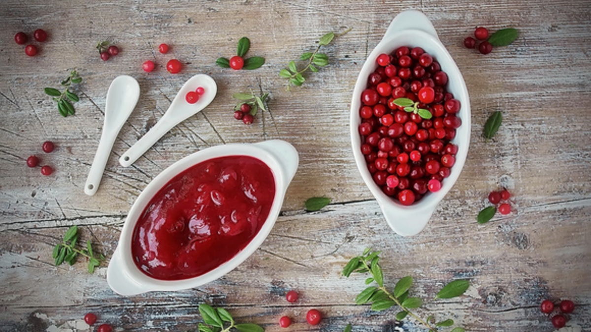 Домашний брусничный маринад для мяса: легко, полезно и без искусственных добавок