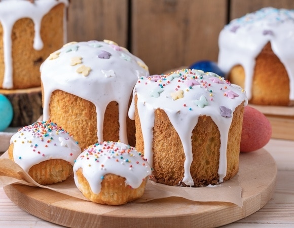 Почему глазурь для кулича не белая, а прозрачная? Шеф-повар подсказал правильный рецепт из 3 ингредиентов Почему глазурь для кулича не белая, а прозрачная? Шеф-повар подсказал правильный рецепт из 3 ингредиентов