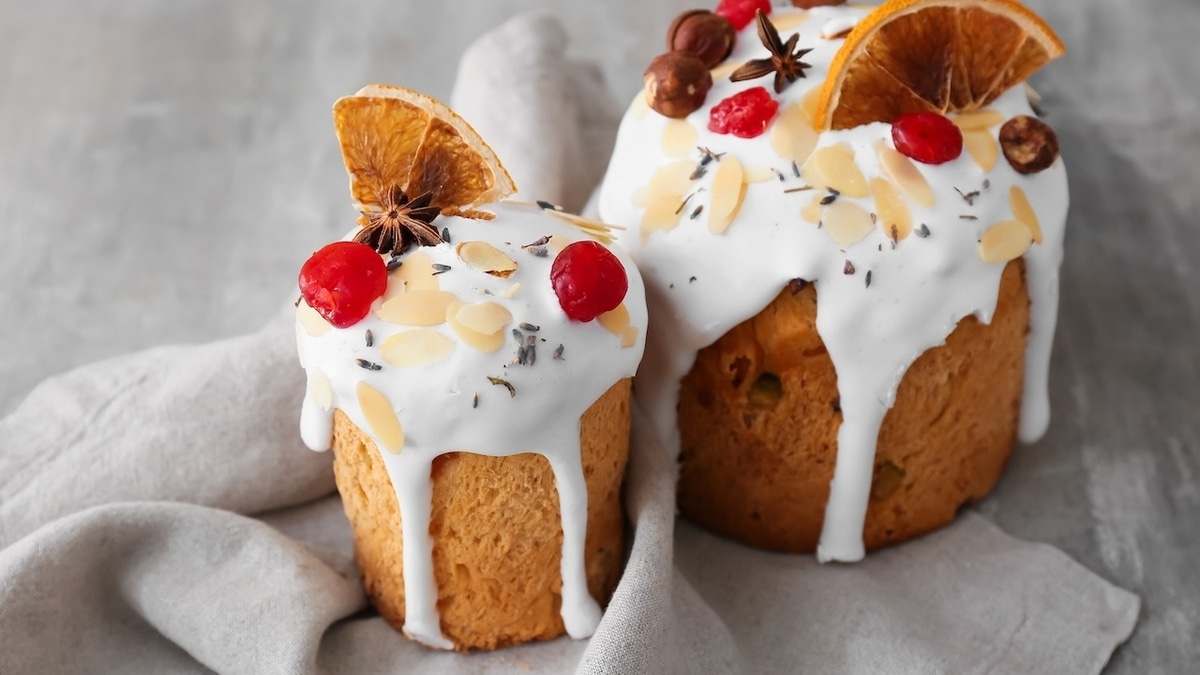 Чем оригинально украсить кулич, кроме посыпки? 5 идей от шеф-повара 