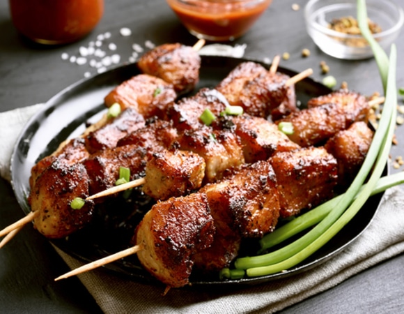 Когда нет возможности выехать на природу: сочный шашлык из духовки