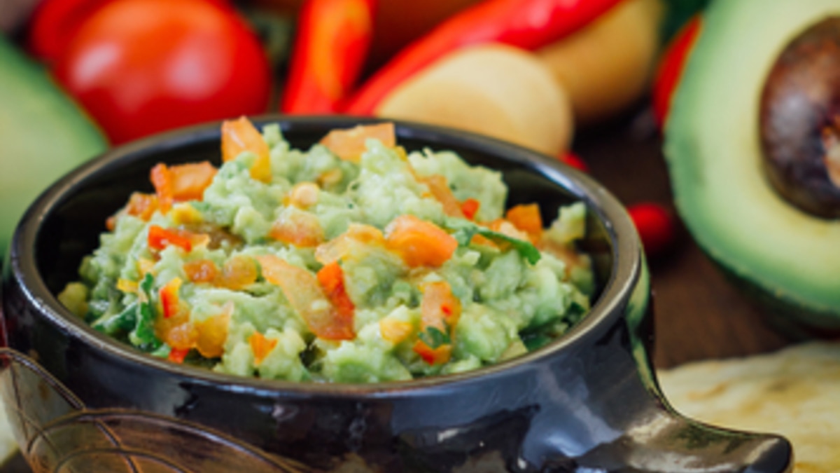 Взрыв вкуса за 5 минут: простой рецепт гуакамоле — советы по приготовлению и подаче