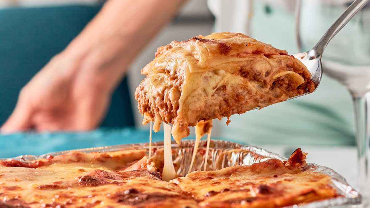 Классическая лазанья с фаршем в духовке: пошаговый рецепт с советами по приготовлению в домашних условиях Классическая лазанья с фаршем в духовке: пошаговый рецепт с советами по приготовлению в домашних условиях