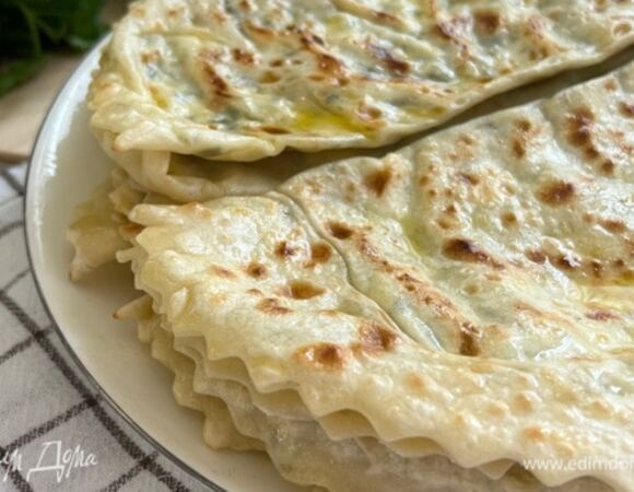 Забудьте про лаваш! Готовим лепешки с творогом и зеленью к шашлыку Забудьте про лаваш! Готовим лепешки с творогом и зеленью к шашлыку