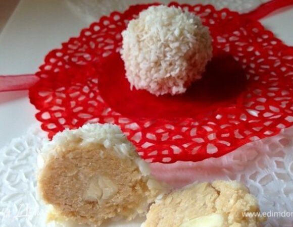 «Ничего такого, что нужно топить, охлаждать или взбивать»: самый простой способ приготовить конфеты а-ля «Рафаэлло»