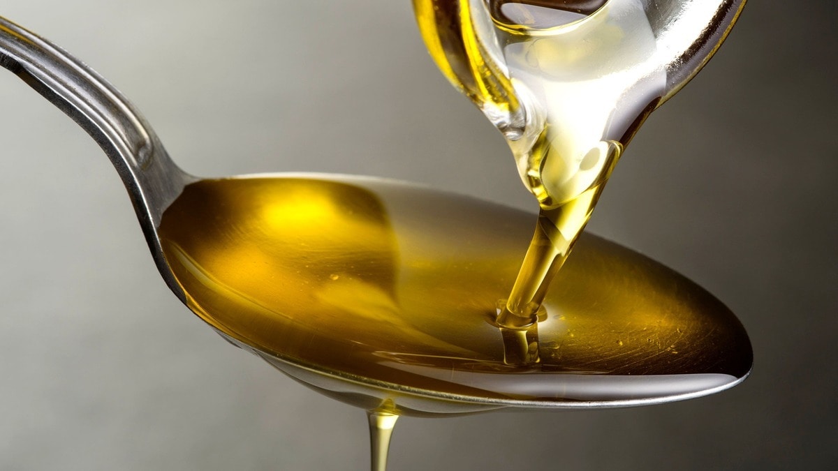 «Около 160 калорий»: что будет с организмом человека от растительного масла натощак? 