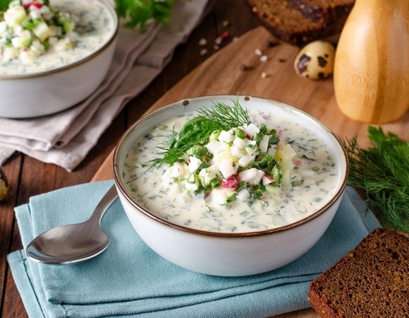  «Для тех, кто не хочет толстеть»: доктор Мясников готовит окрошку именно так