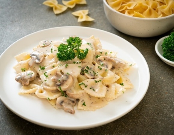 Сливочно-грибная паста фарфалле: гастрономическое окно в Италию на вашей кухне