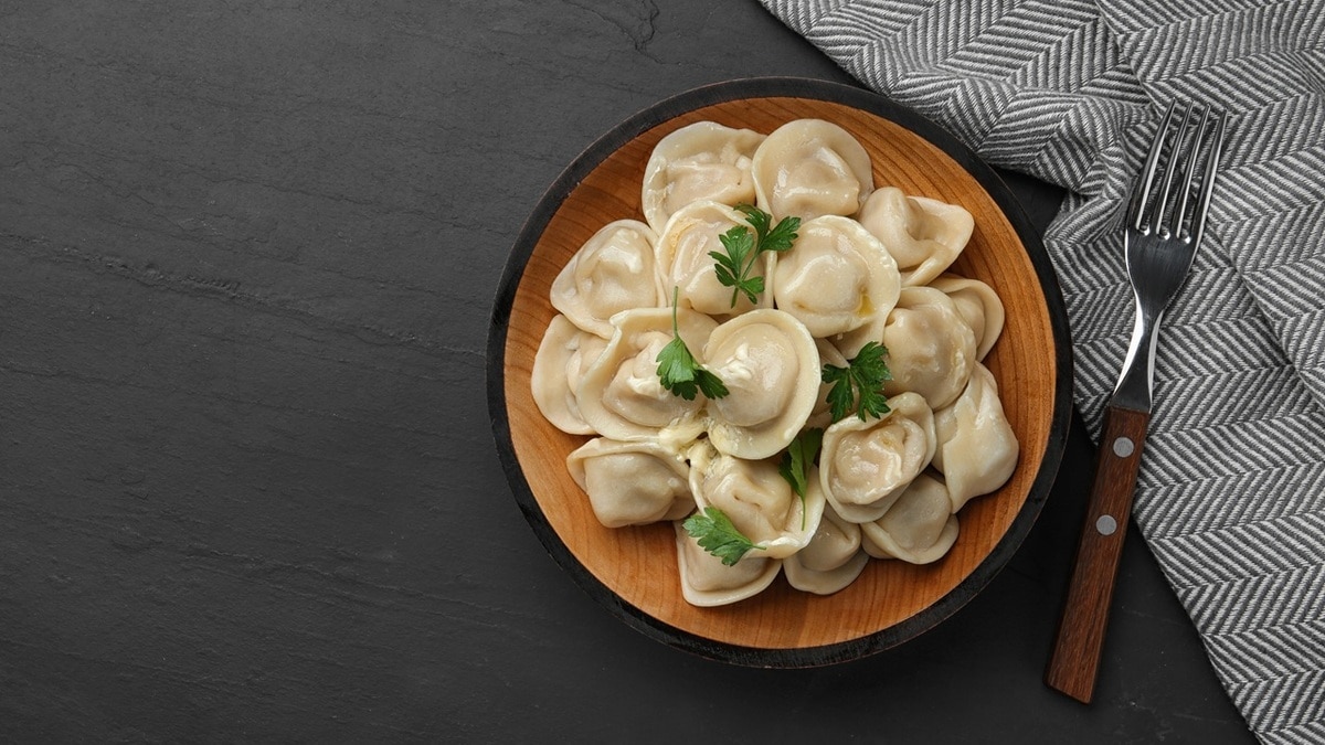 Как сделать тесто для пельменей — всего 4 ингредиента для отменного вкуса Как сделать тесто для пельменей — всего 4 ингредиента для отменного вкуса