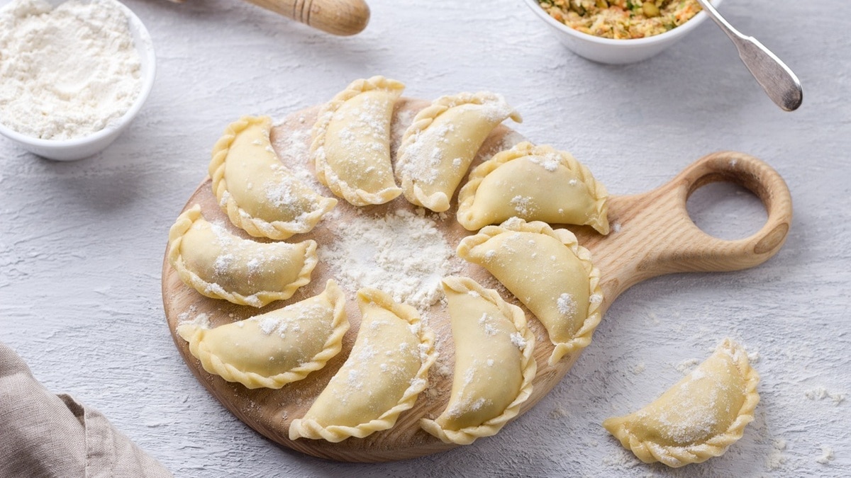 Как сделать тесто для вареников — такое точно не порвется при варке