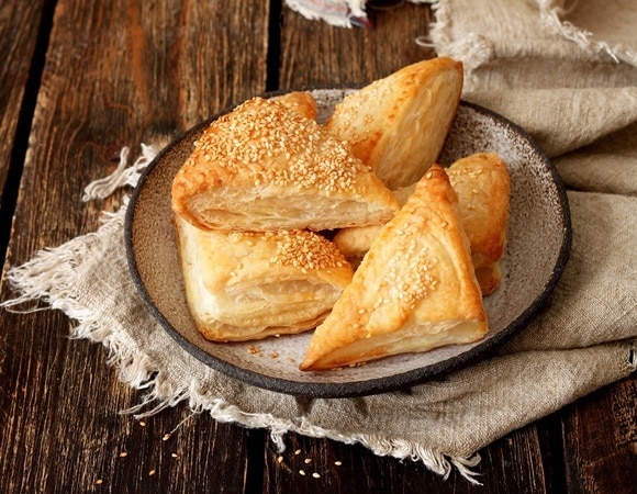 Как сделать слоеное тесто — универсальный продукт для любых блюд Как сделать слоеное тесто — универсальный продукт для любых блюд