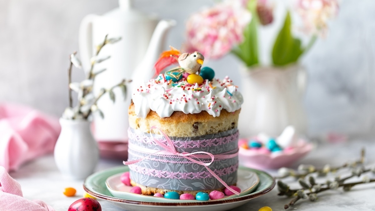 «Легко сделать своими руками»: как украсить стол на Пасху в 2025 году — актуальные цвета и декор